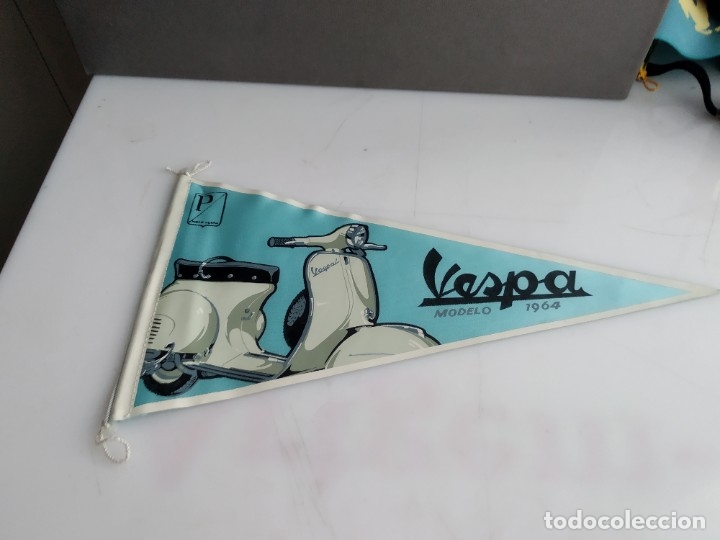 Sammlung von Wimpeln: ANTIGUO BANDERIN DE TELA DE LA MOTO MITICA VESPA