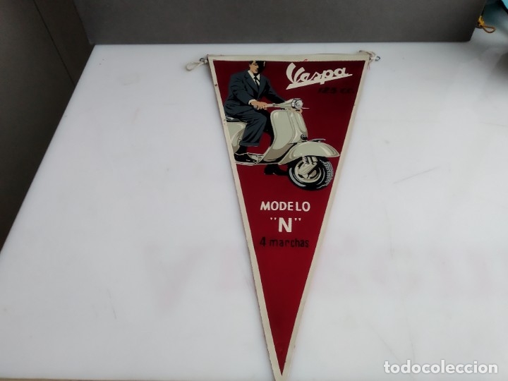 Sammlung von Wimpeln: ANTIGUO BANDERIN DE TELA DE LA MOTO MITICA VESPA MODELO N