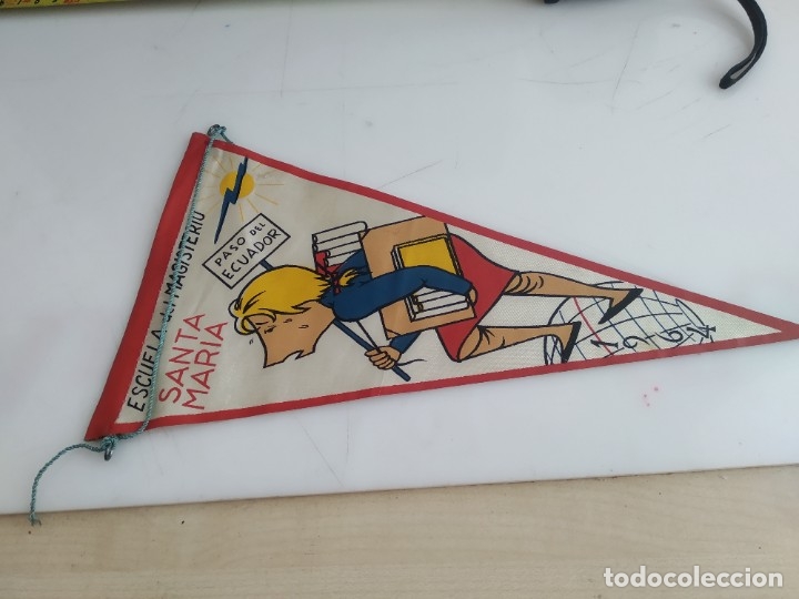Bandierine di collezione: ANTIGUO BANDERIN DE TELA ESCUELA MAGISTERIO SANTA MARTA