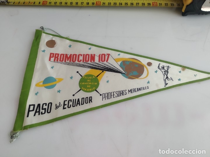 Sammlung von Wimpeln: ANTIGUO BANDERIN DE TELA PASO DEL ECUADOR