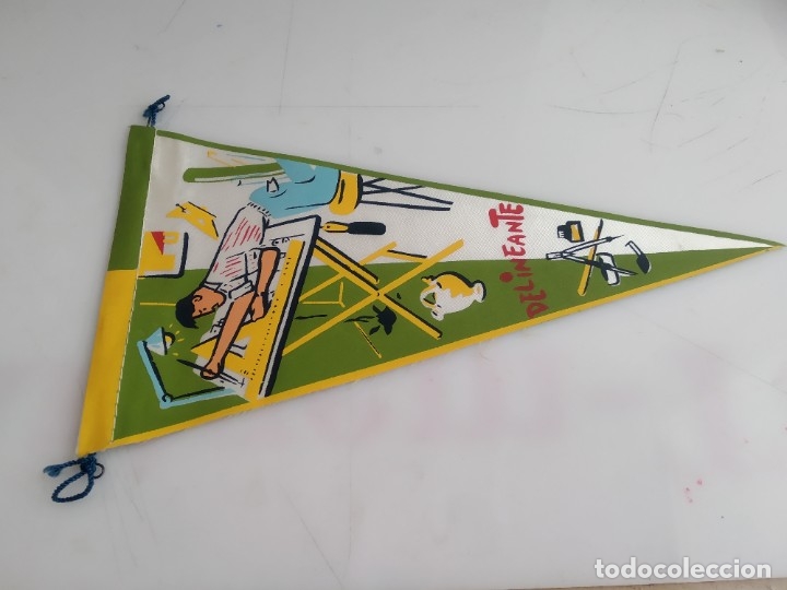 Bandierine di collezione: ANTIGUO BANDERIN DE TELA DELINIANTE