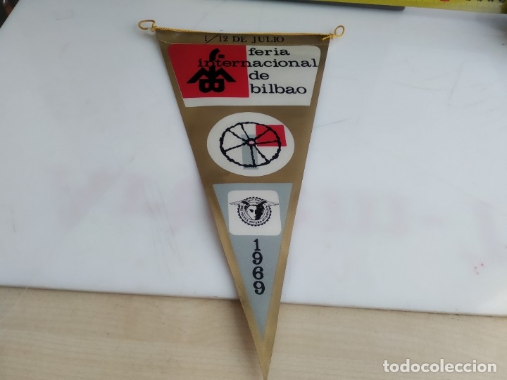 Fanions de collection: ANTIGUO BANDERIN DE TELA FERIA DE BILBAO