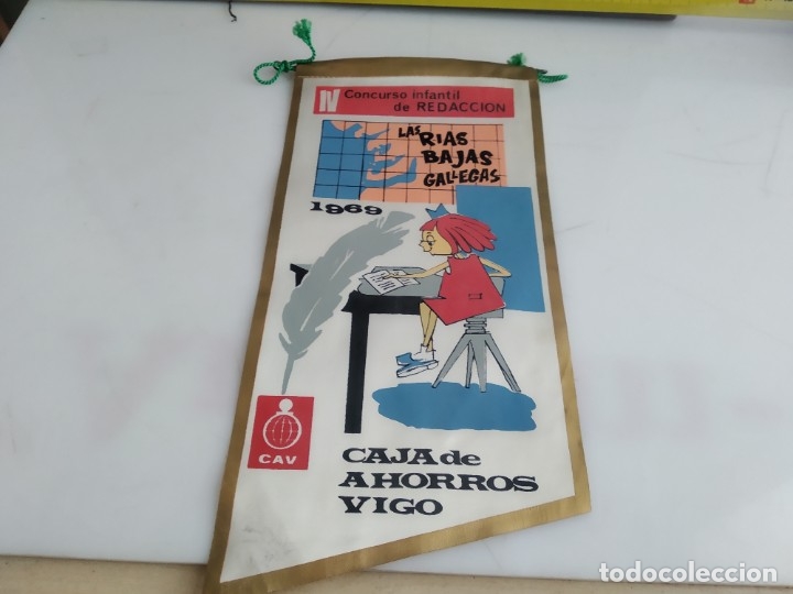 Fanions de collection: ANTIGUO BANDERIN DE TELA CAJA DE VIGO