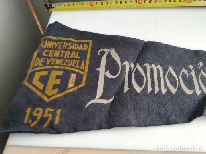 Fanions de collection: ANTIGUO BANDERIN DE TELA UNIVERSIDAD DE VENEZUELA