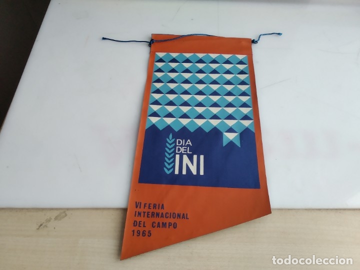 Bandierine di collezione: ANTIGUO BANDERIN DIA DEL INI