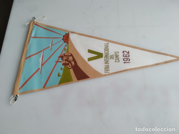 Bandierine di collezione: ANTIGUO BANDERIN FERIA INTERNACIONAL DEL CAMPO 1962