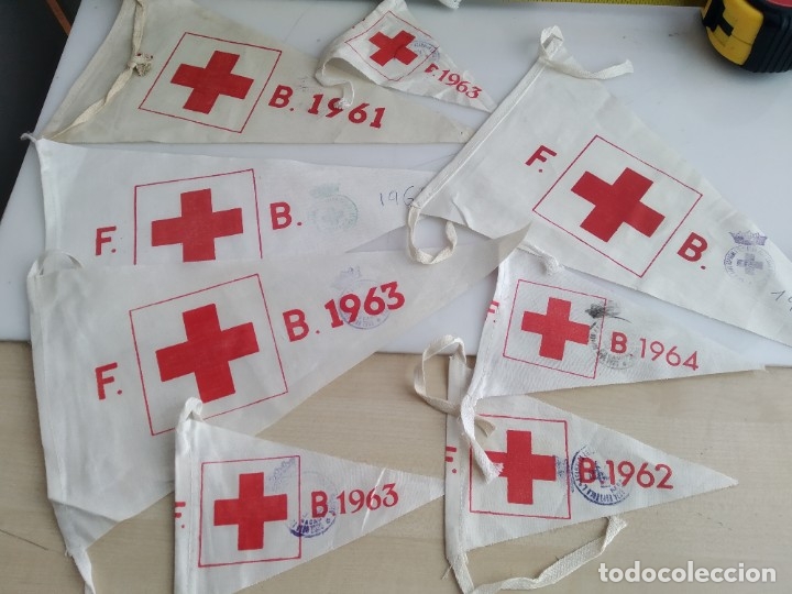 Sammlung von Wimpeln: ANTIGUO BANDERIN  CRUZ ROJA LOTE