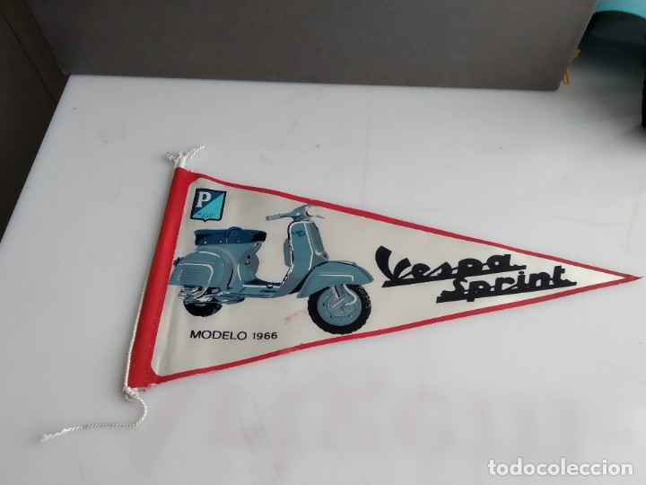 Sammlung von Wimpeln: ANTIGUO BANDERIN DE TELA DE LA MOTO MITICA VESPA SPRINT