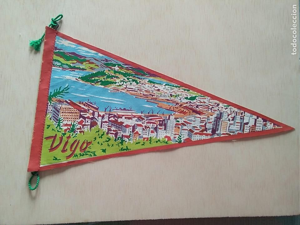 Sammlung von Wimpeln: BANDERIN VIGO