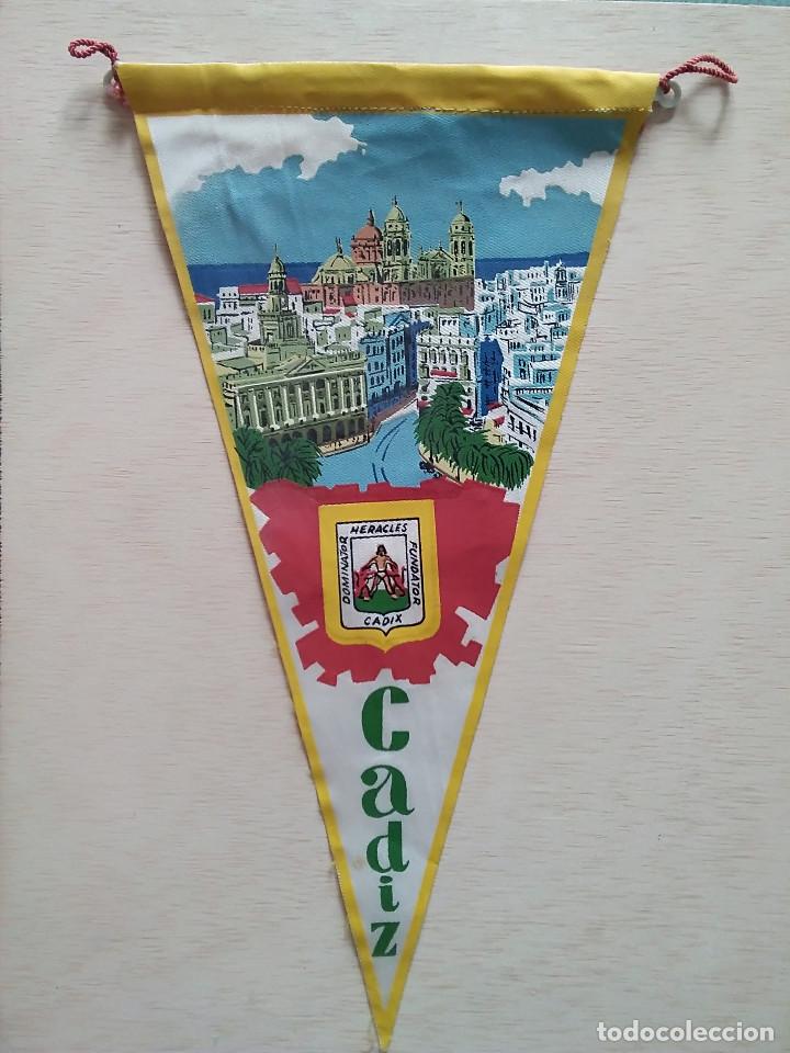 Sammlung von Wimpeln: BANDERIN CADIZ