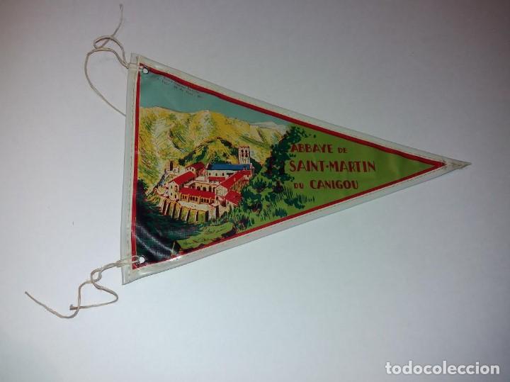 Galhardetes de cole&ccedil;&atilde;o: BANDERIN DE ABBAYE DE SAINT - MARTIN DU CANIGOU Y ROUSILLON, DOBLE CARA. 23 X 14,5 CM. A&Ntilde;OS 60