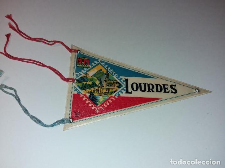 Galhardetes de cole&ccedil;&atilde;o: BANDERIN DE LOURDES. DOBLE CARA. A&Ntilde;OS 60, 22 X 14 CM.