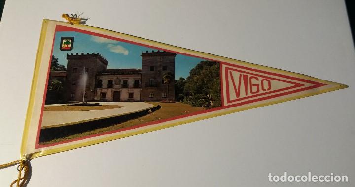 Banderines de colecci&oacute;n: Banderin de Castrelos. Vigo. Plastificado. A&ntilde;os 70