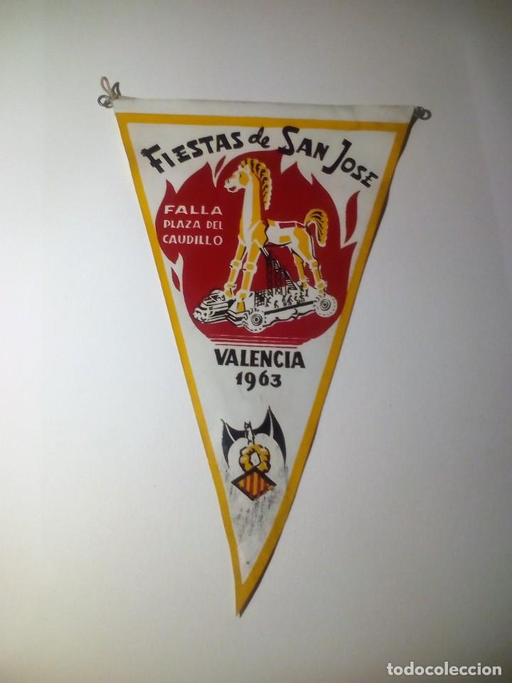 Banderines de colecci&oacute;n: Lote 2 banderines fiestas a&ntilde;os 60