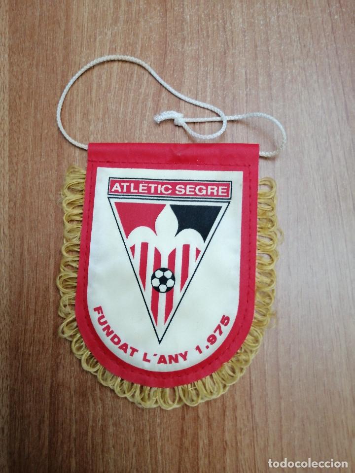 Collection pennants: BANDERIN DE ATLETIC SEGRE , FUNDAT L&acute;ANY 1975
