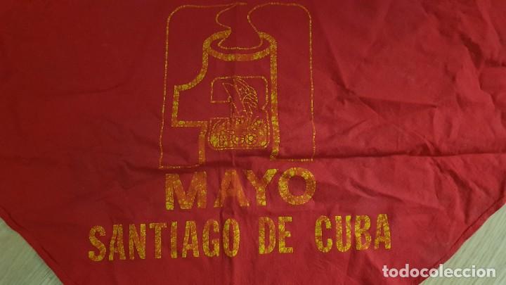 Banderines de colecci&oacute;n: CUBA PANUELO BANDEROLA 1RO DE MAYO SANTIAGO DE CUBA FIDEL CASTRO CHE GUEVARA 1975