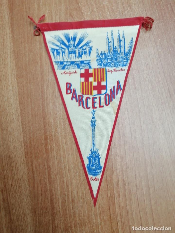 Banderines de colecci&oacute;n: BANDERIN montjuich - sagrada familia -BARCELONA