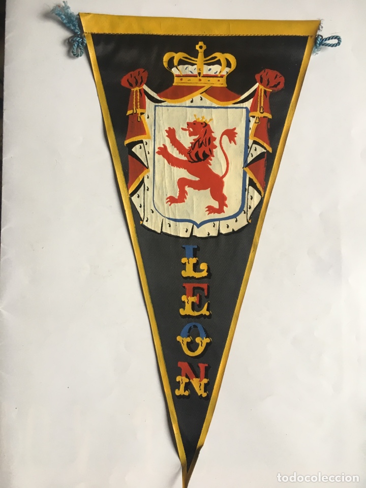 Galhardetes de cole&ccedil;&atilde;o: BANDER&Iacute;N. LEON.