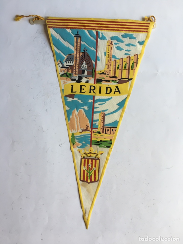 Galhardetes de cole&ccedil;&atilde;o: BANDER&Iacute;N. L&Eacute;RIDA.