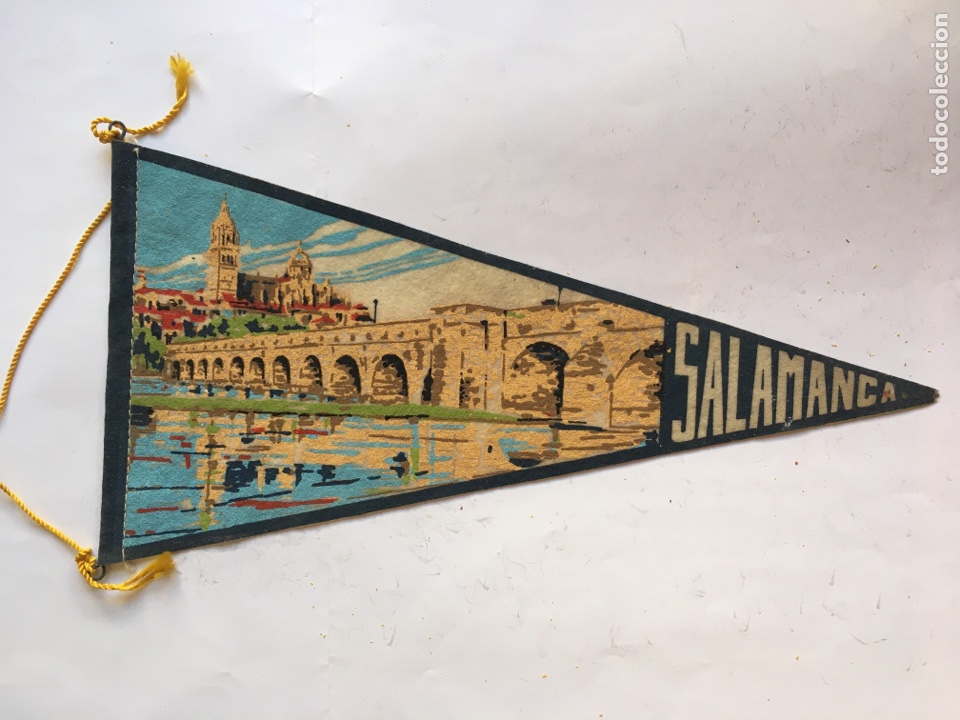 Sammlung von Wimpeln: BANDER&Iacute;N. SALAMANCA.