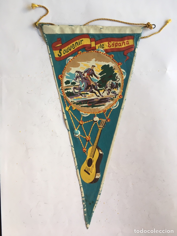 Sammlung von Wimpeln: BANDER&Iacute;N. SOUVENIR DE ESPA&Ntilde;A. GUITARRA. REJONEADOR.