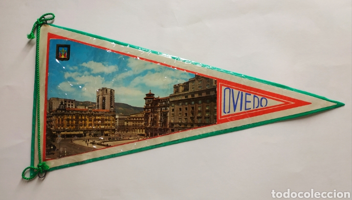 Fanions de collection: BANDERIN OVIEDO