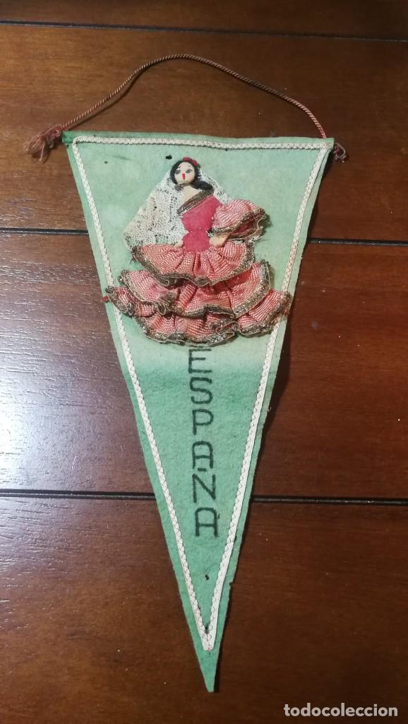 Sammlung von Wimpeln: ANTIGUO BANDERIN DE FIELTRO con mas de 100 a&ntilde;os BAILARINA ESPA&Ntilde;OLA todo a mano