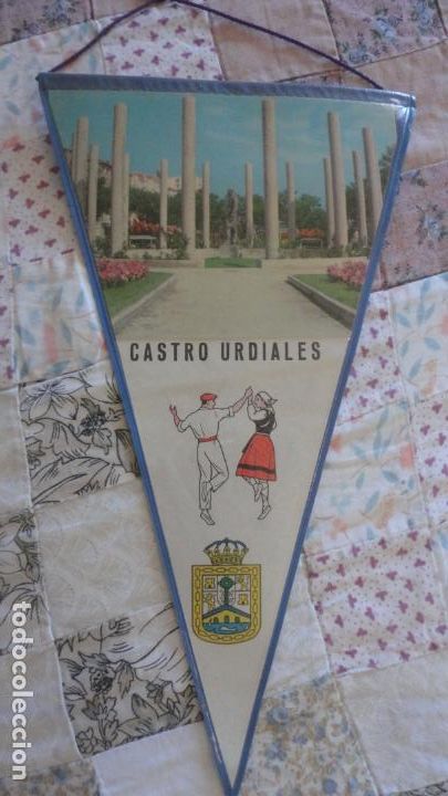 Fanions de collection: ANTIGUO BANDERIN CASTRO URDIALES.A&Ntilde;OS 60