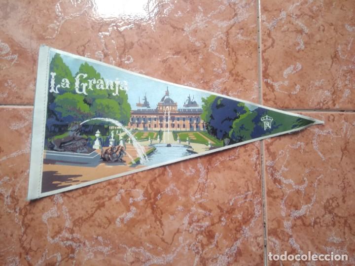 Fanions de collection: Antiguo banderin la granja