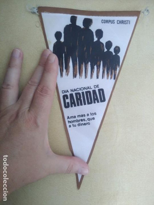 Banderines de colecci&oacute;n: Antiguo banderin dia nacional de la caridad, corpus christi