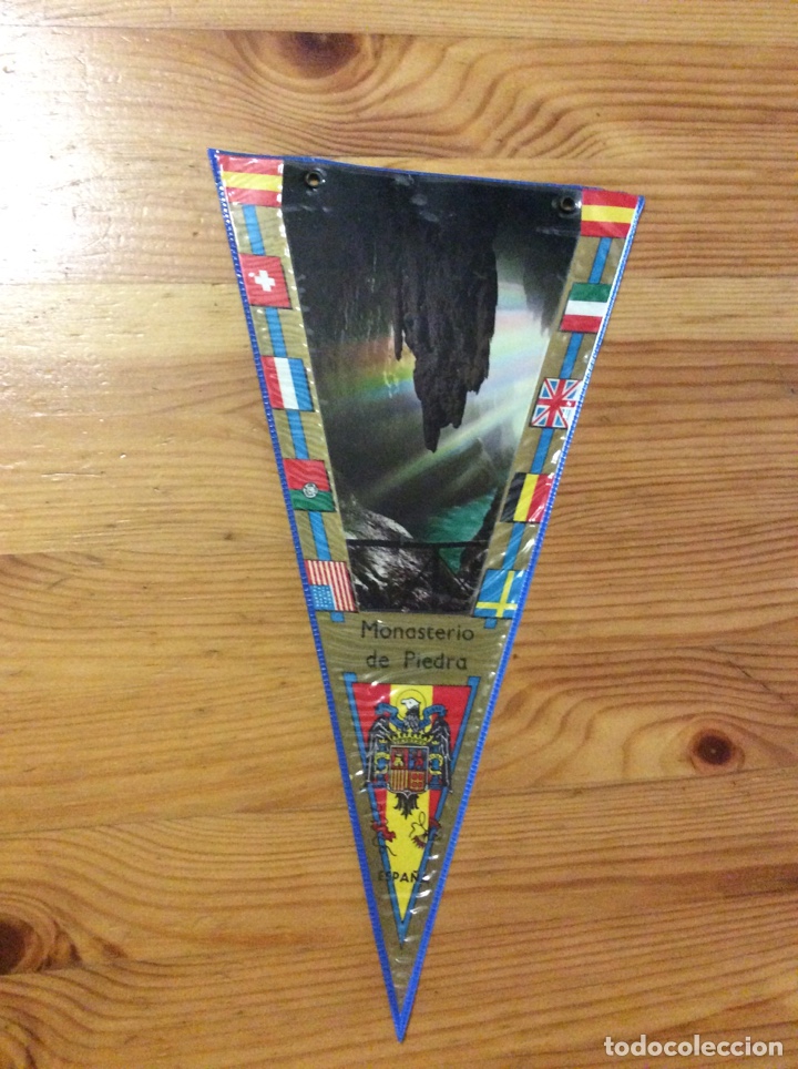 Collection pennants: banderin Monasterio de Piedra con escudo franquista Aguila de San Juan