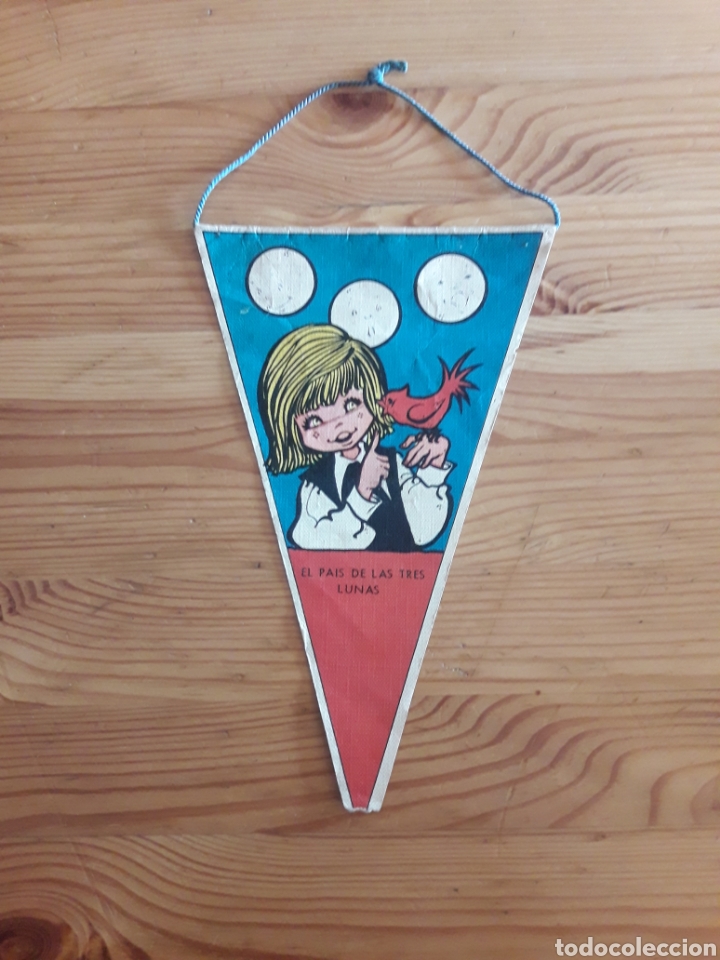 Collection pennants: banderin el pais de las tres lunas Toray