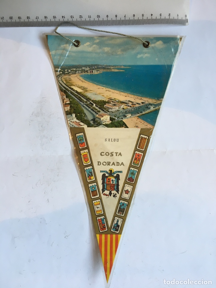 Sammlung von Wimpeln: BANDER&Iacute;N. SALOU. COSTA DORADA.