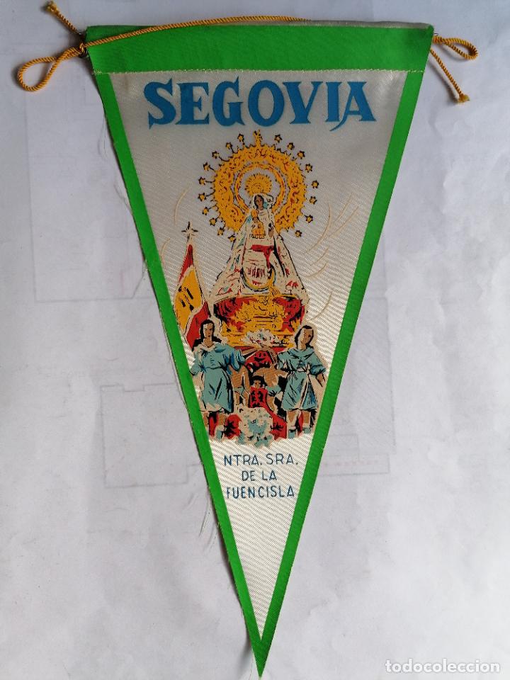 Fanions de collection: BANDERIN SEGOVIA - NTRA SRA DE LA FUENCISLA