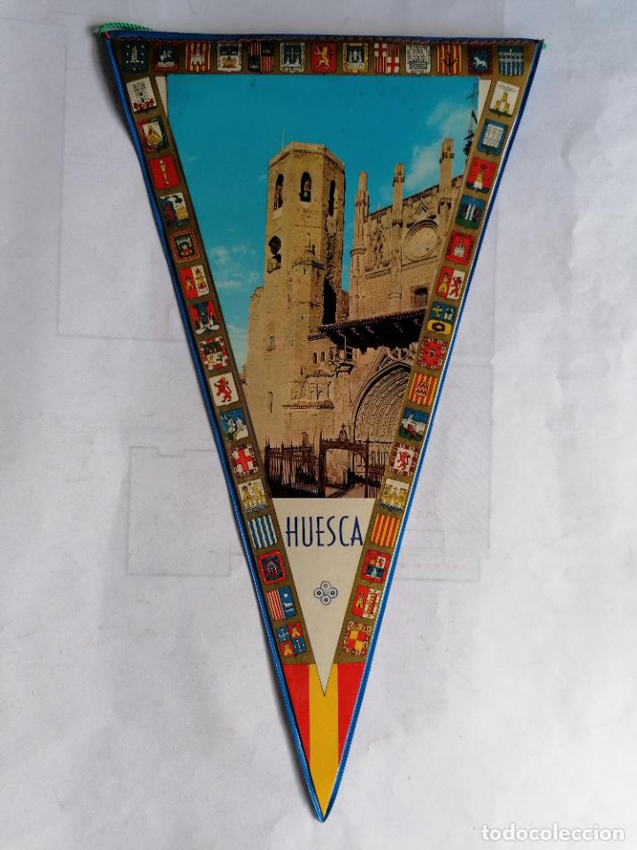 Fanions de collection: BANDERIN HUESCA