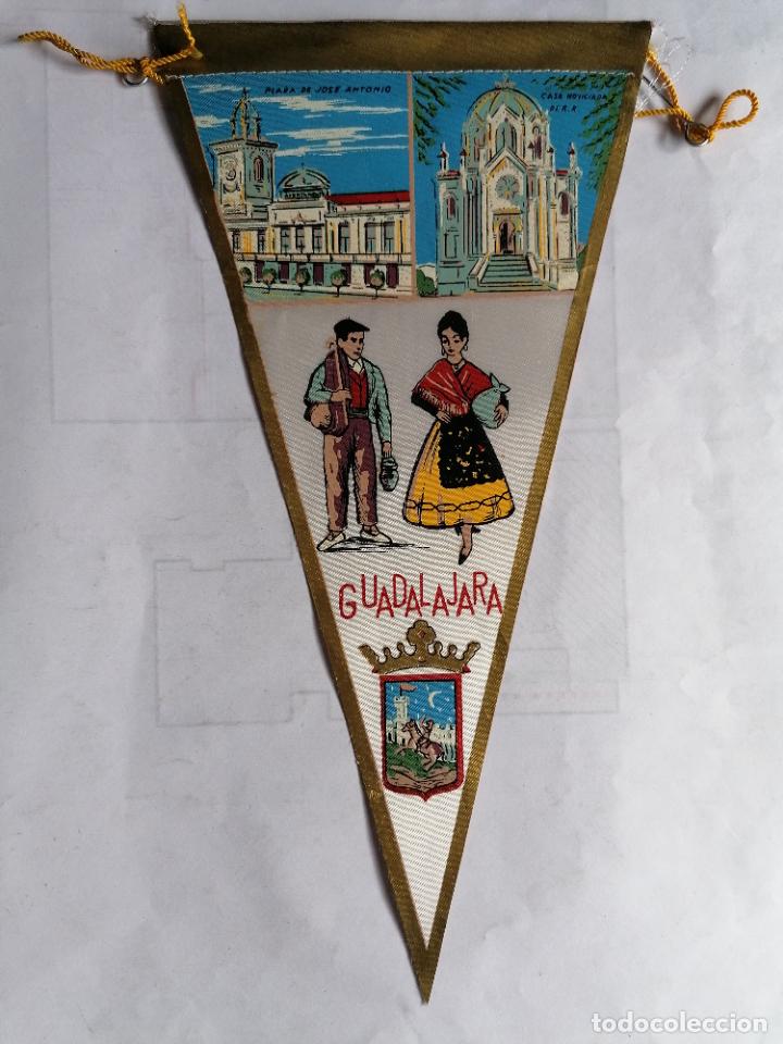 Fanions de collection: BANDERIN GUADALAJARA