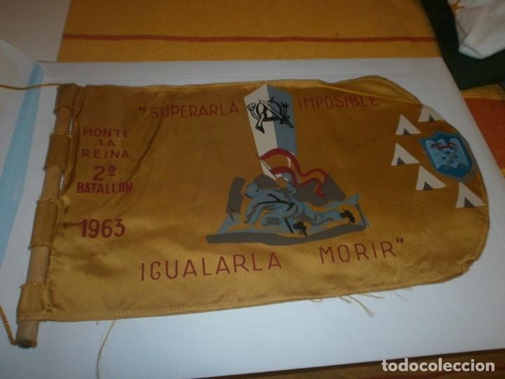 Banderines de colecci&oacute;n: Bander&iacute;n Monte La Reina 2&ordm; batall&oacute;n 1963 Superarla imposible igualarla morir medida 31 X 18 cm.