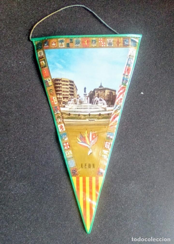 Banderines de colecci&oacute;n: Banderin de Le&oacute;n a&ntilde;os 70