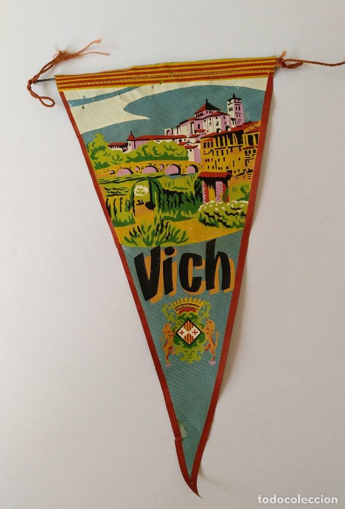 Sammlung von Wimpeln: BANDERIN DE VIC (BARCELONA) - A&Ntilde;O 1960 - 1970 APROXIMADAMENTE