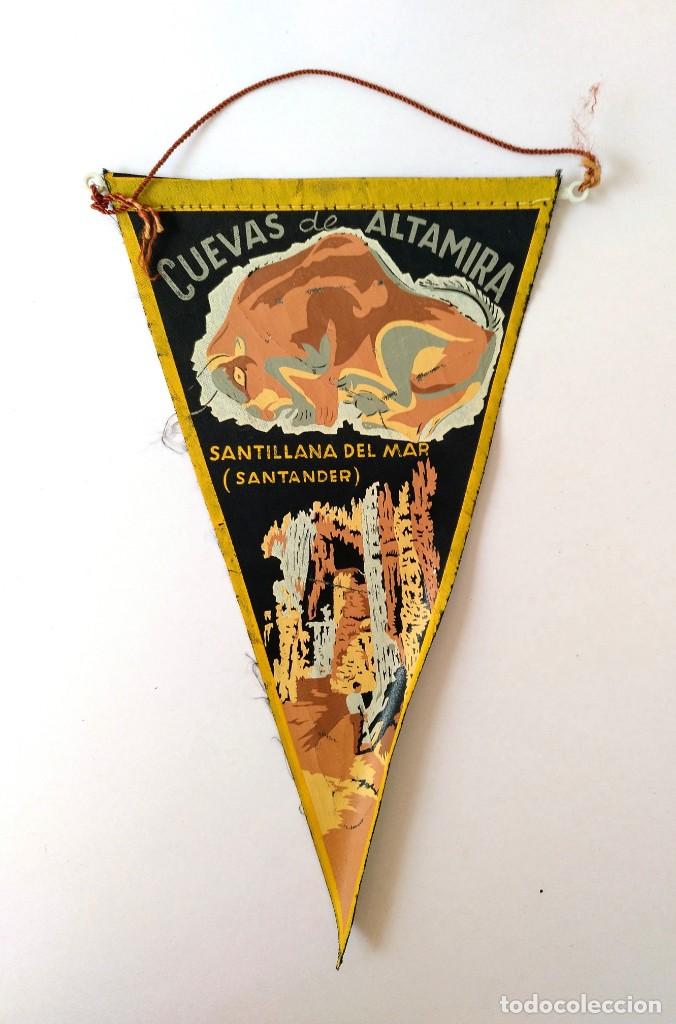 Sammlung von Wimpeln: BANDERIN DE SANTILLANA DEL MAR - CUEVAS DE ALTAMIRA (SANTANDER) - A&Ntilde;O 1970 APROXIMADAMENTE