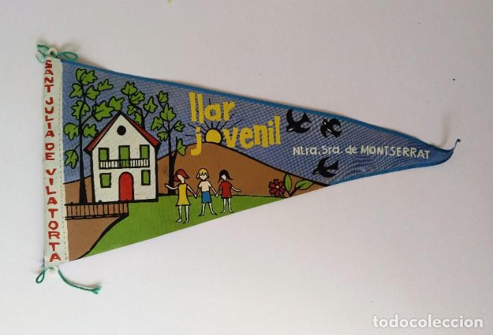 Sammlung von Wimpeln: BANDER&Iacute;N DE SANT JULIA DE VILATORTA - LLAR JOVENIL NTRA. SRA. DE MONTSERRAT - A&Ntilde;O 1970 APROX.