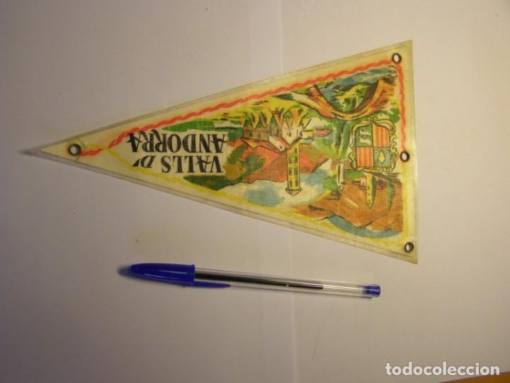 Bandierine di collezione: Bander&iacute;n de les Valls D'Andorra, a&ntilde;os 60.