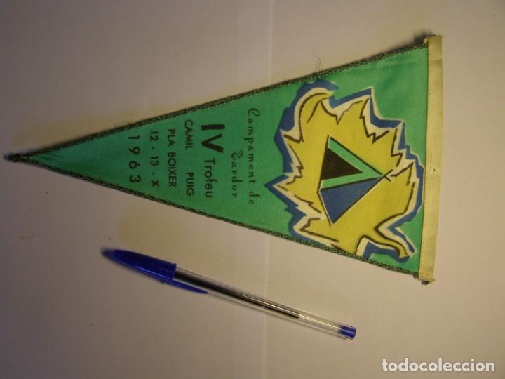 Fanions de collection: Bander&iacute;n campamento de oto&ntilde;o, Pla Boixer, trofeo Camil Puig. A&ntilde;o 1963. Camping Club Gracia.