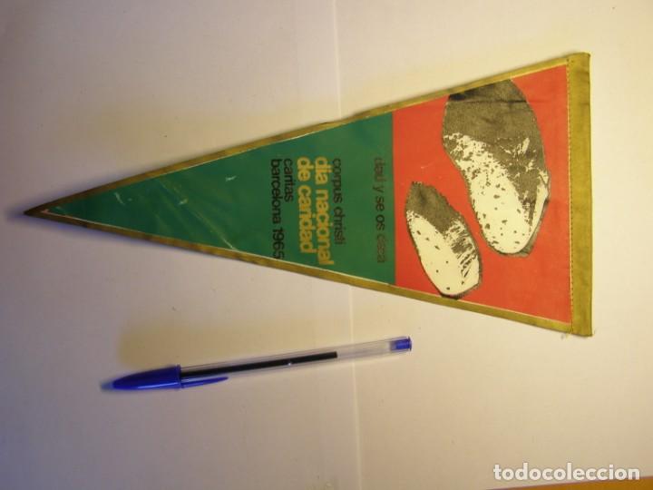 Fanions de collection: Bander&iacute;n d&iacute;a nacional de caridad, a&ntilde;o 1965.