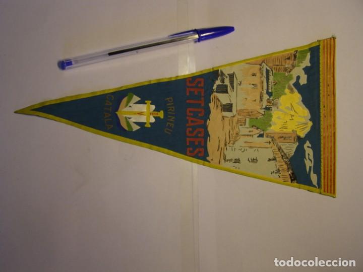 Fanions de collection: Bander&iacute;n de Setcases. A&ntilde;os 60.