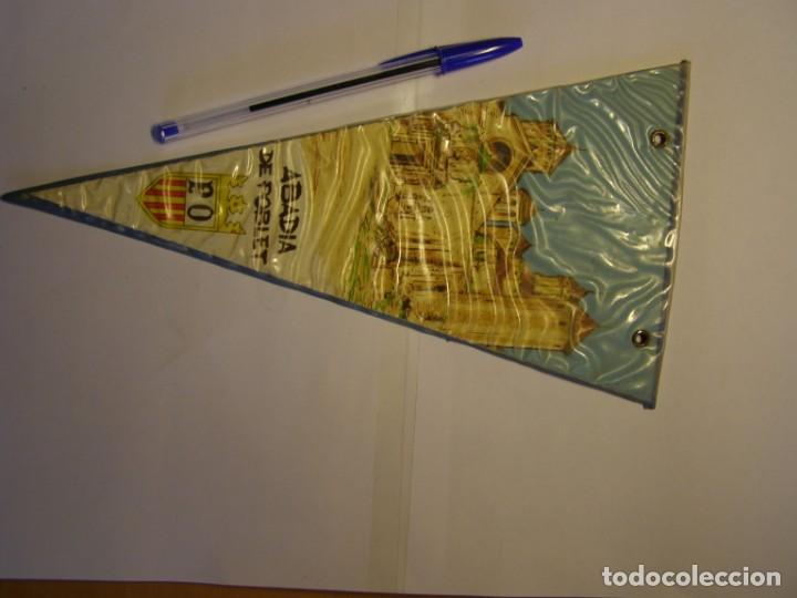 Fanions de collection: Bander&iacute;n de la Abadia de Poblet. A&ntilde;os 60.