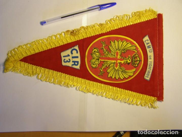 Galhardetes de cole&ccedil;&atilde;o: Bander&iacute;n del C.I.R. N&ordm; 13, Campamento de Figueirido. A&ntilde;os 1960.