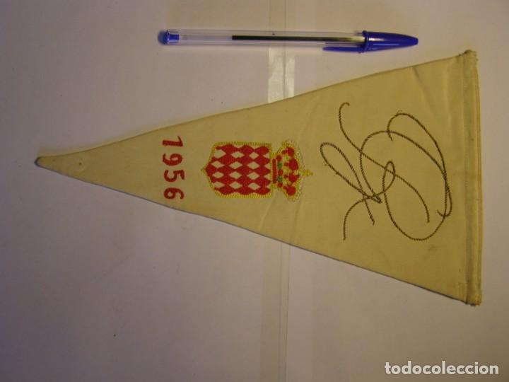 Galhardetes de cole&ccedil;&atilde;o: Bander&iacute;n bordado a mano. A&ntilde;os 60.