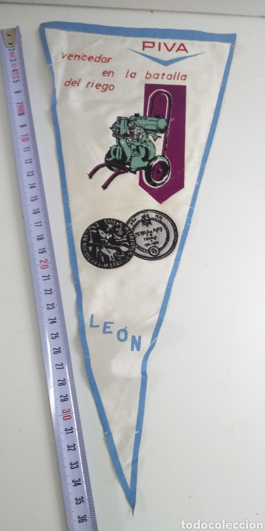 Sammlung von Wimpeln: Bander&iacute;n antiguo / PIVA / LEON .