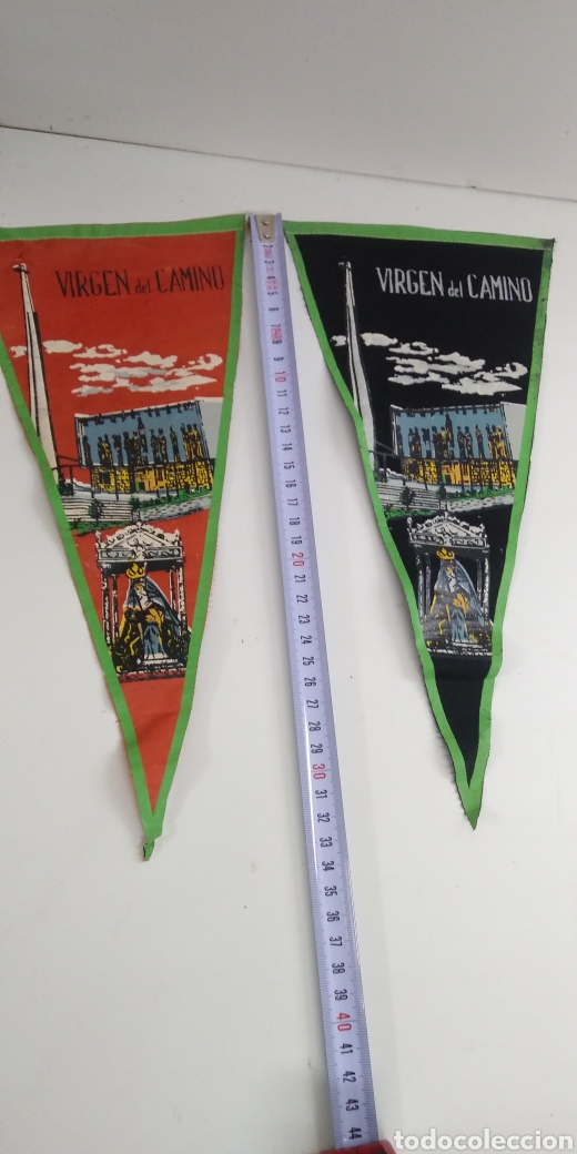 Sammlung von Wimpeln: Pareja de banderines antiguos , santuario de la virgen del camino , leon .